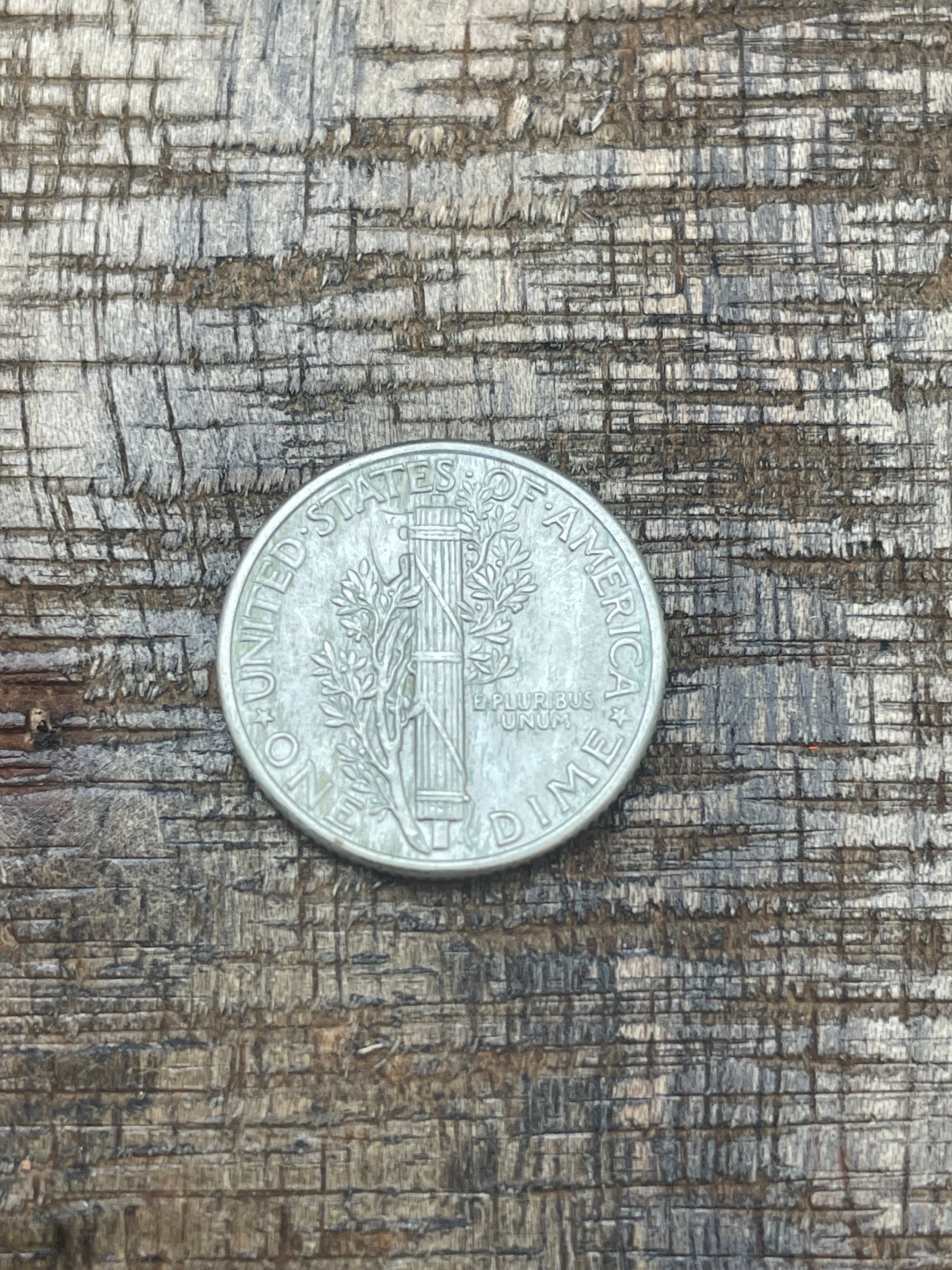 1937 US 10c Mercury Dime ~ 90% silver