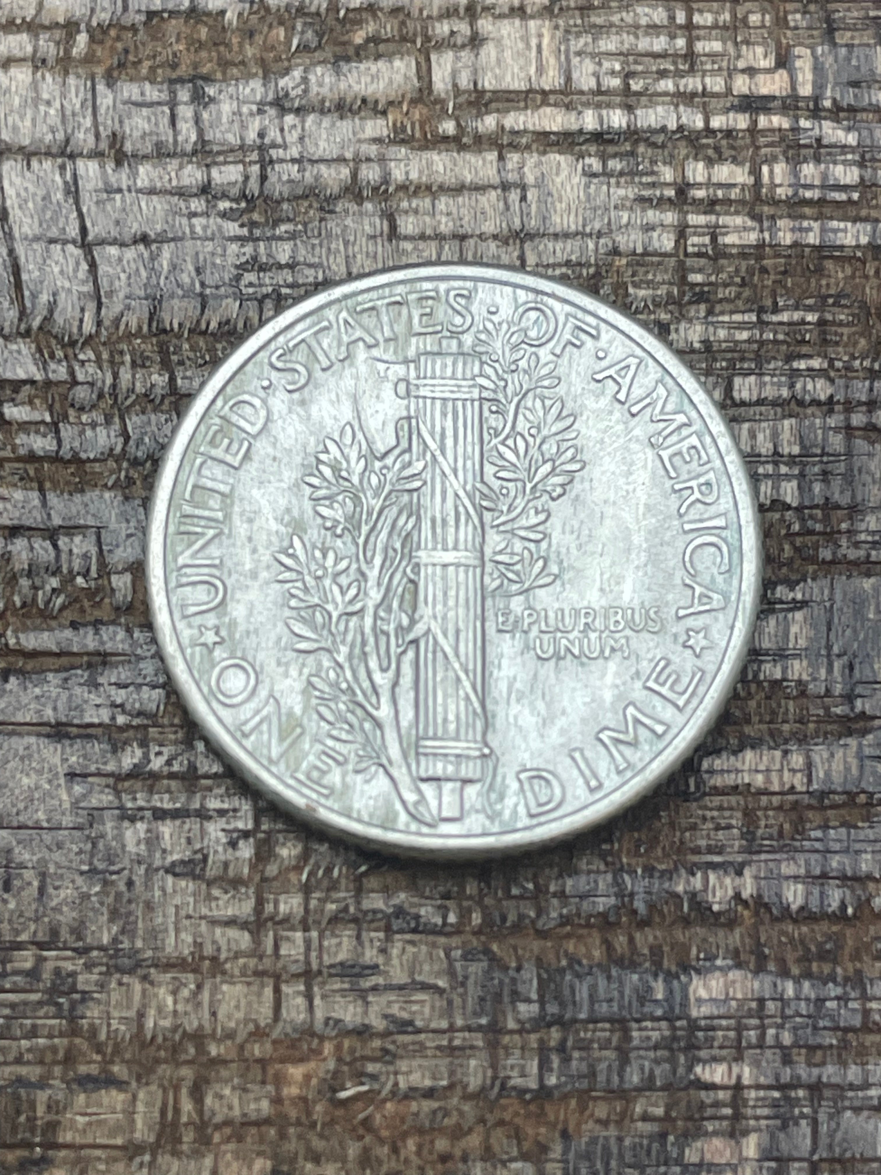 1937 US 10c Mercury Dime ~ 90% silver