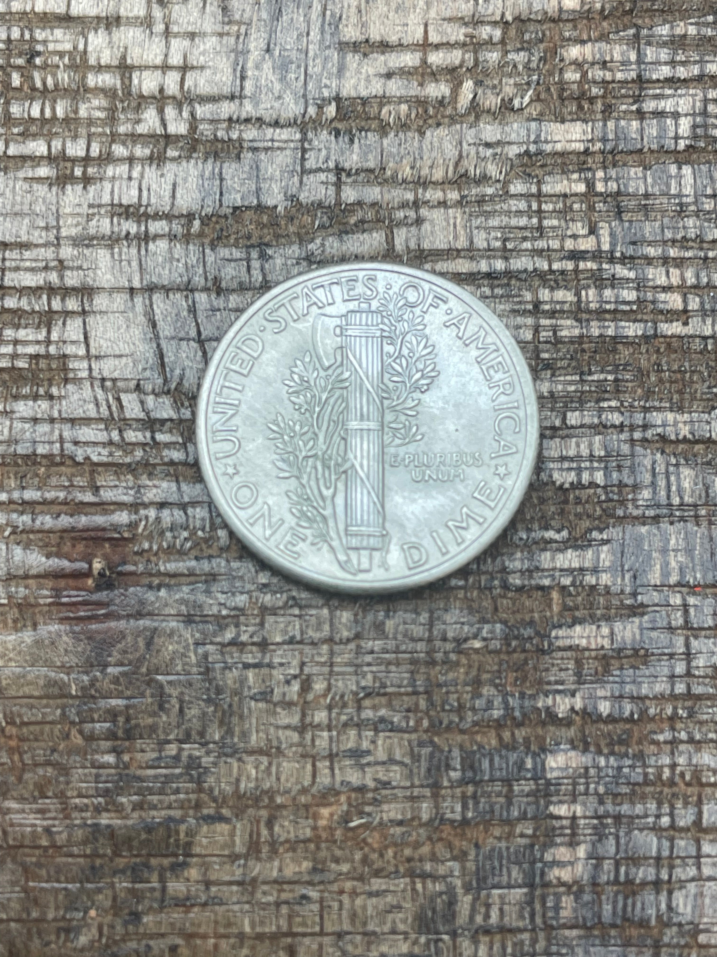1937 US 10c Mercury Dime ~ 90% silver