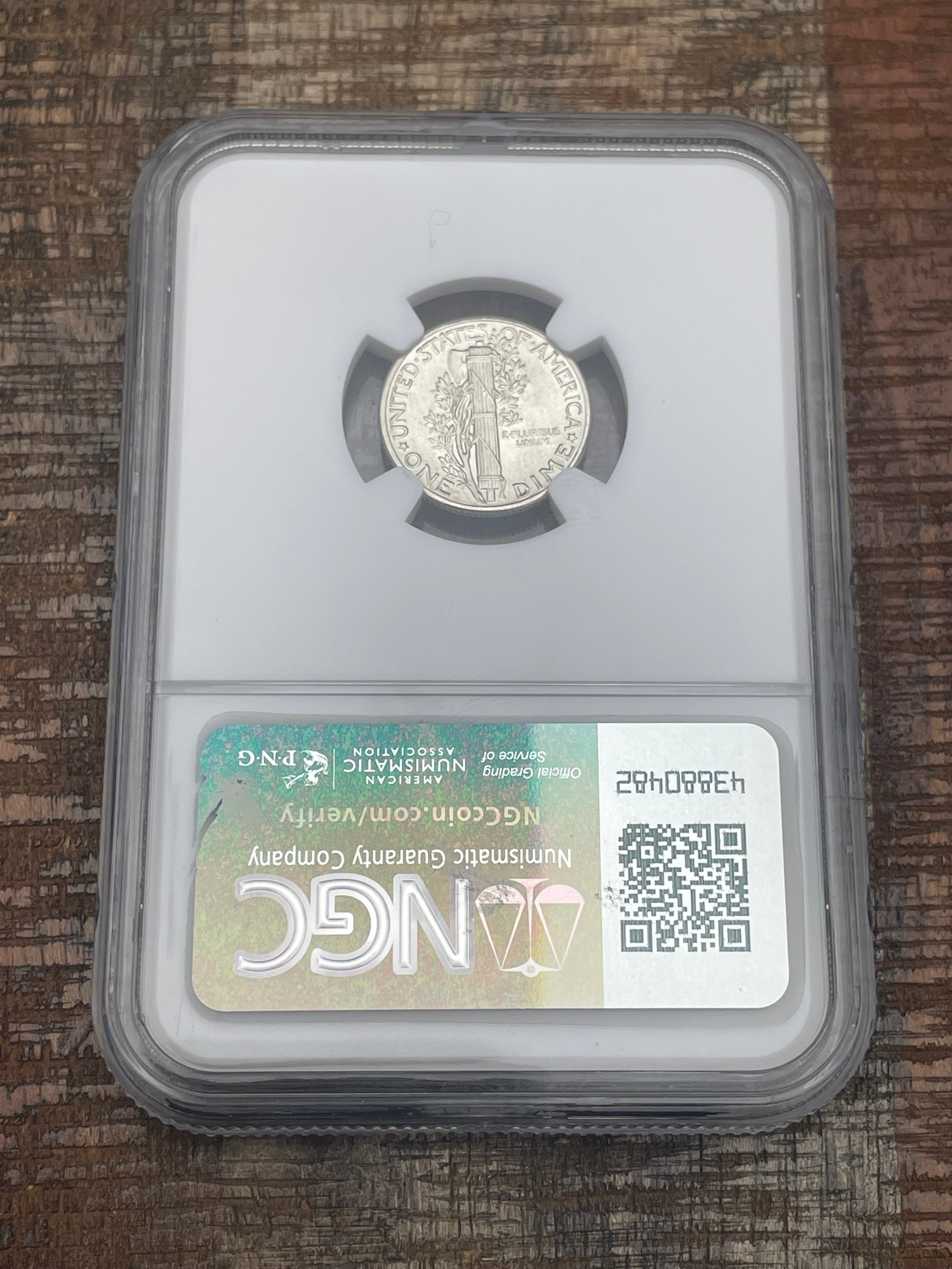 1941 US 10c Mercury Dime NGC MS66 FB