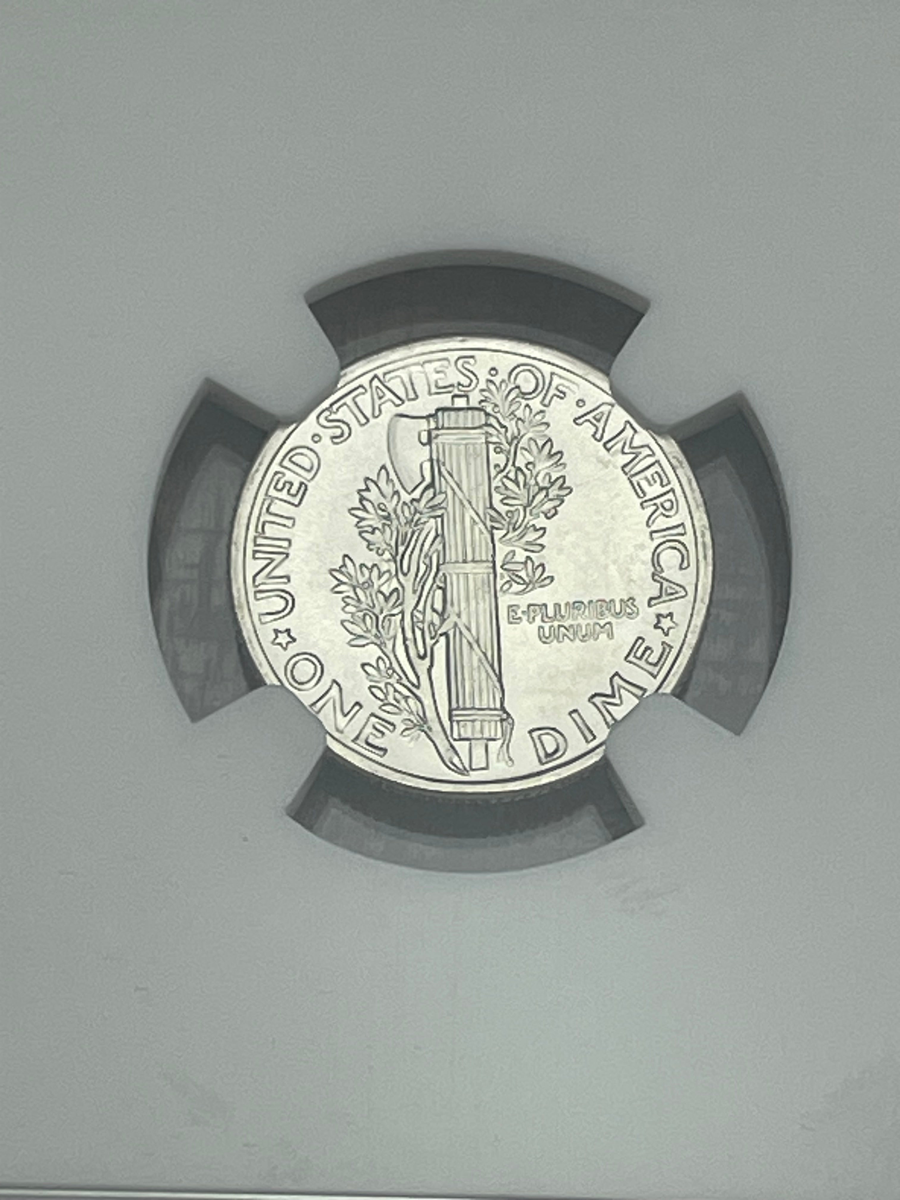 1942 US 10c Mercury Dime NGC MS66 FB
