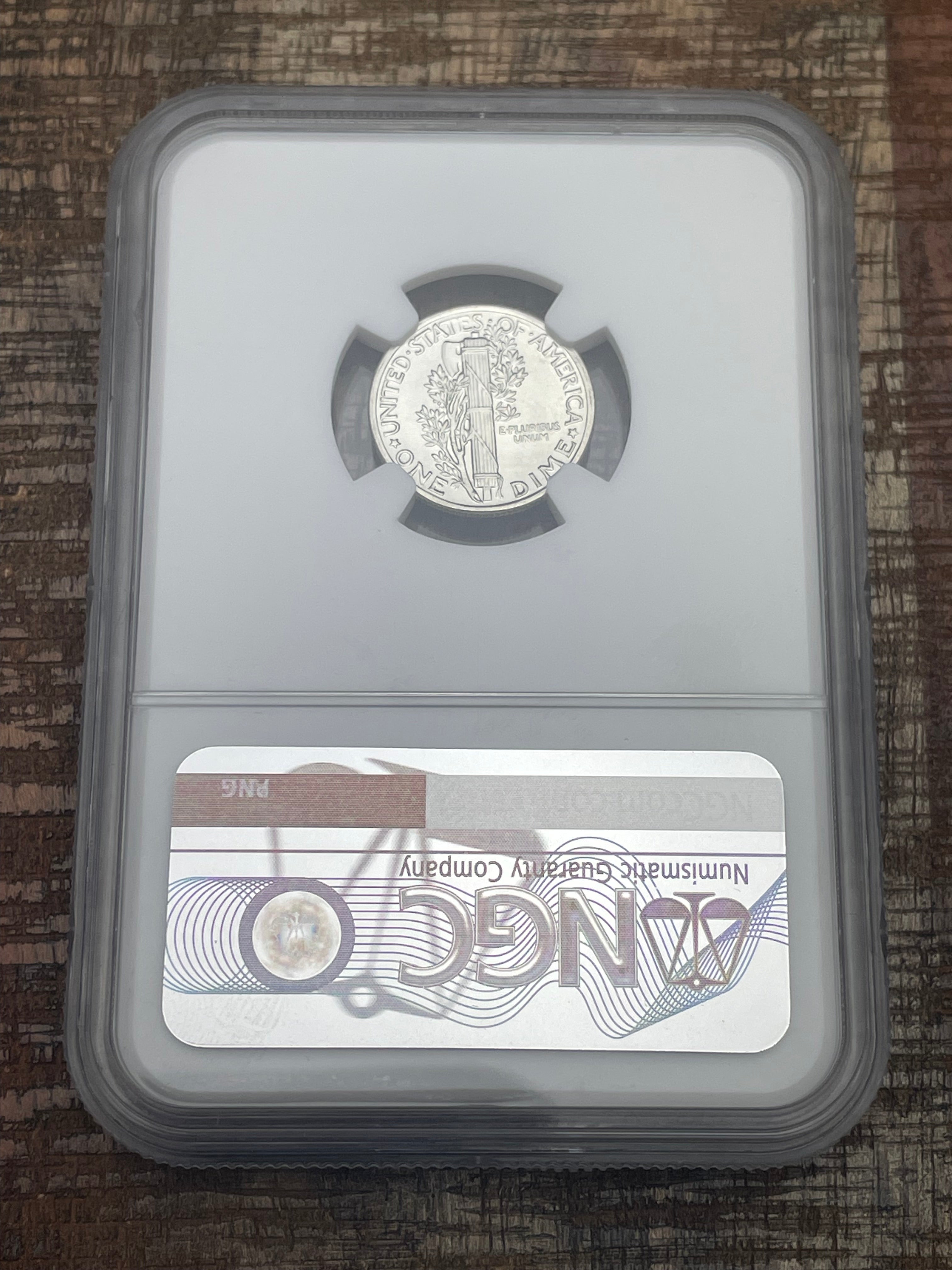 1942 US 10c Mercury Dime NGC MS66 FB