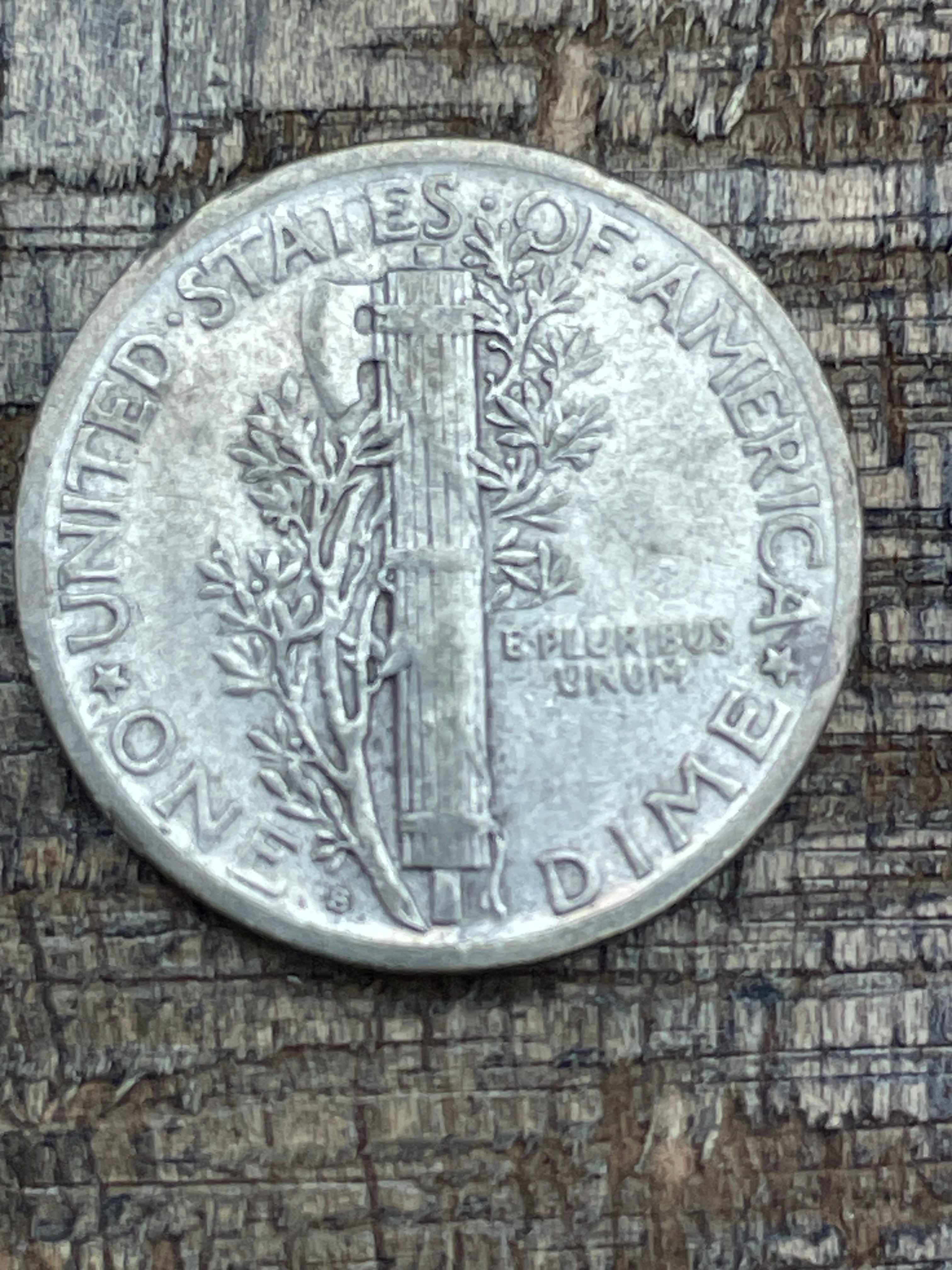 1945-S 10c US Mercury Dime ~ 90% silver~ Micro S