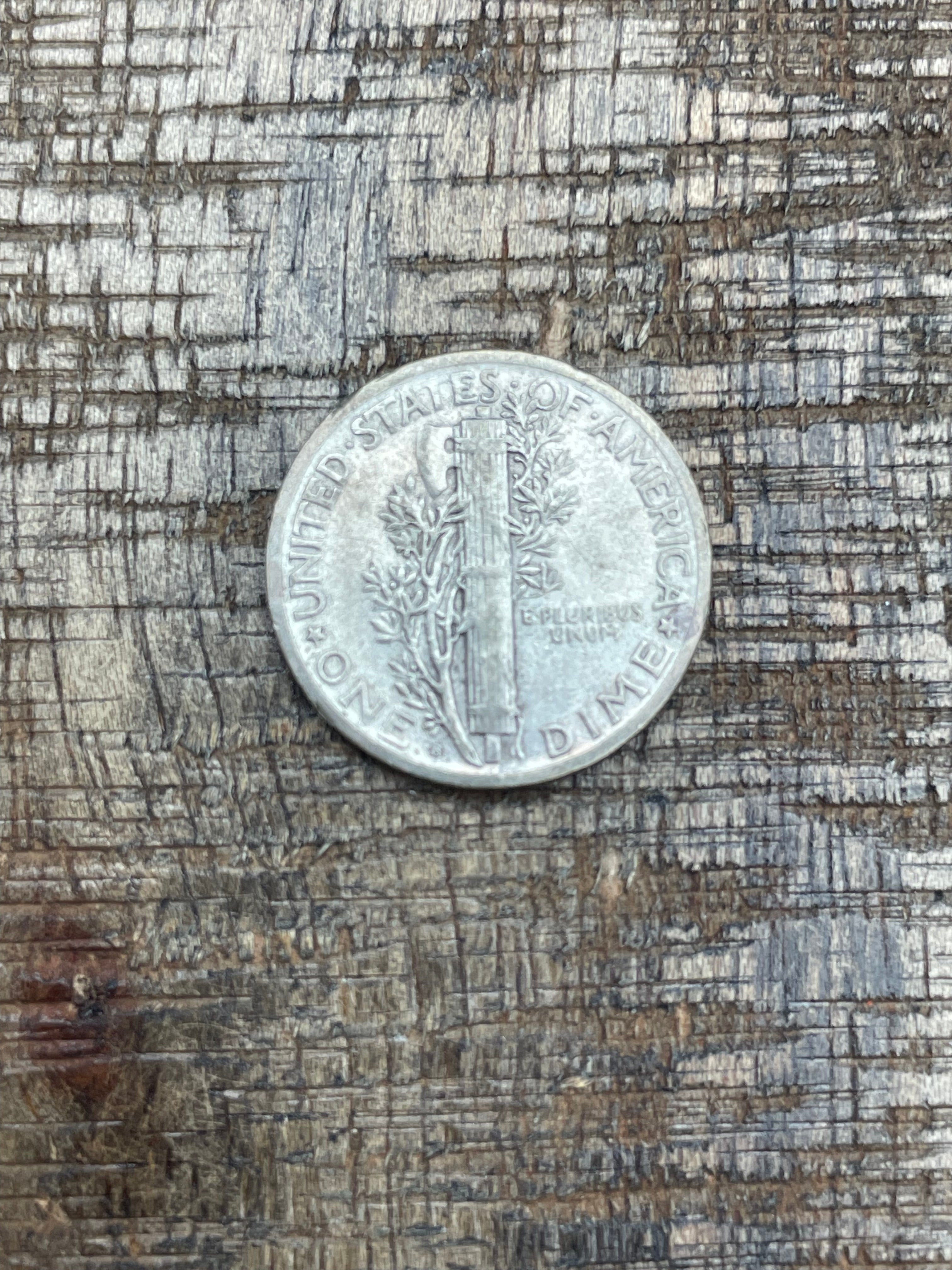 1945-S 10c US Mercury Dime ~ 90% silver~ Micro S