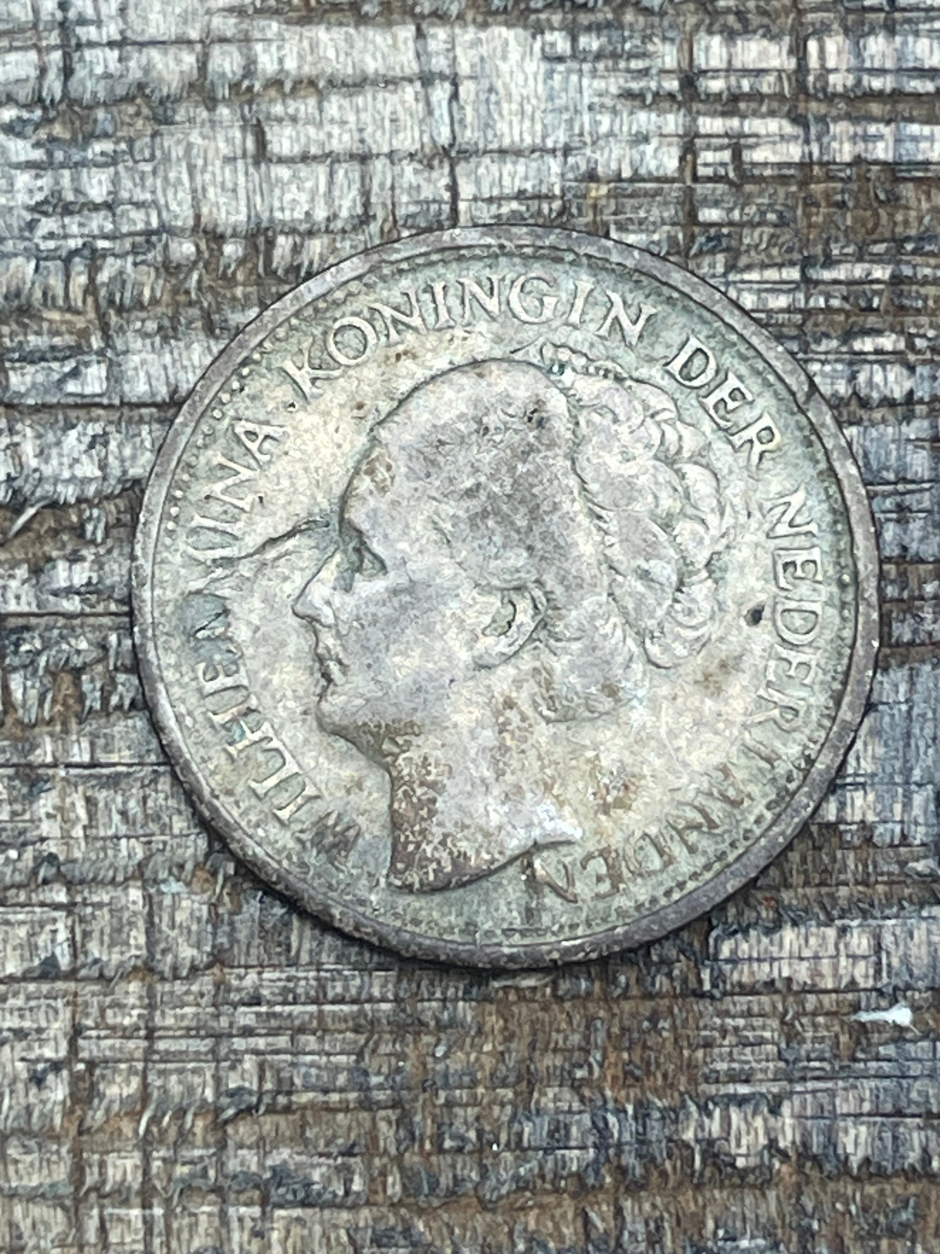 1944 10C Netherlands - 64% Silver