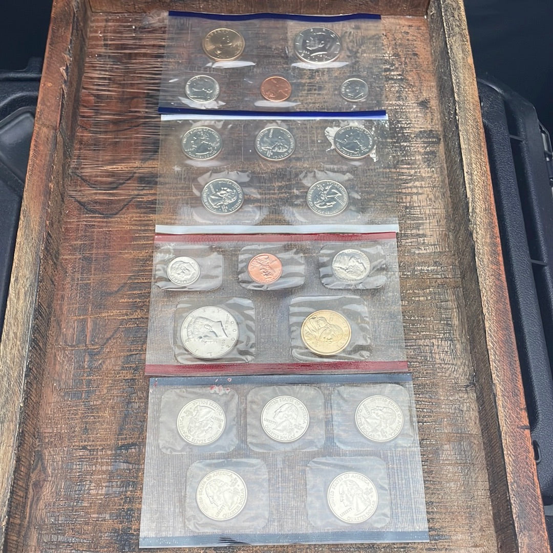 2000 Mint Set no Envelope
