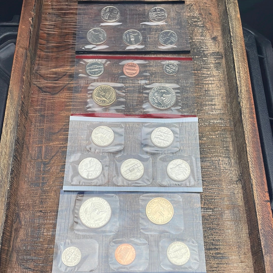 2001 Mint Set in Envelope