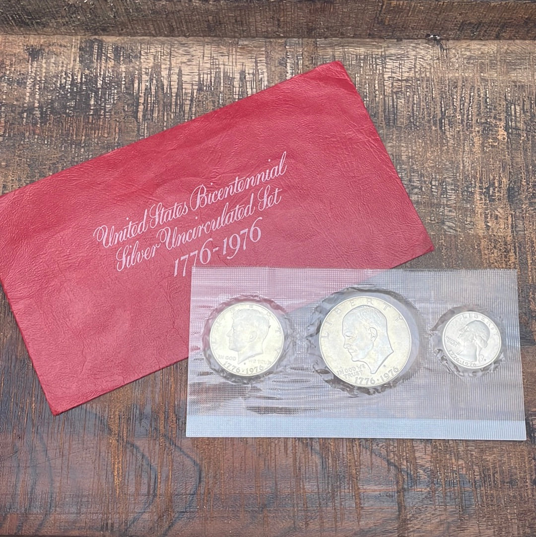 1976 US Bicentennial Silver Uncirculated Set no COA no display card board.