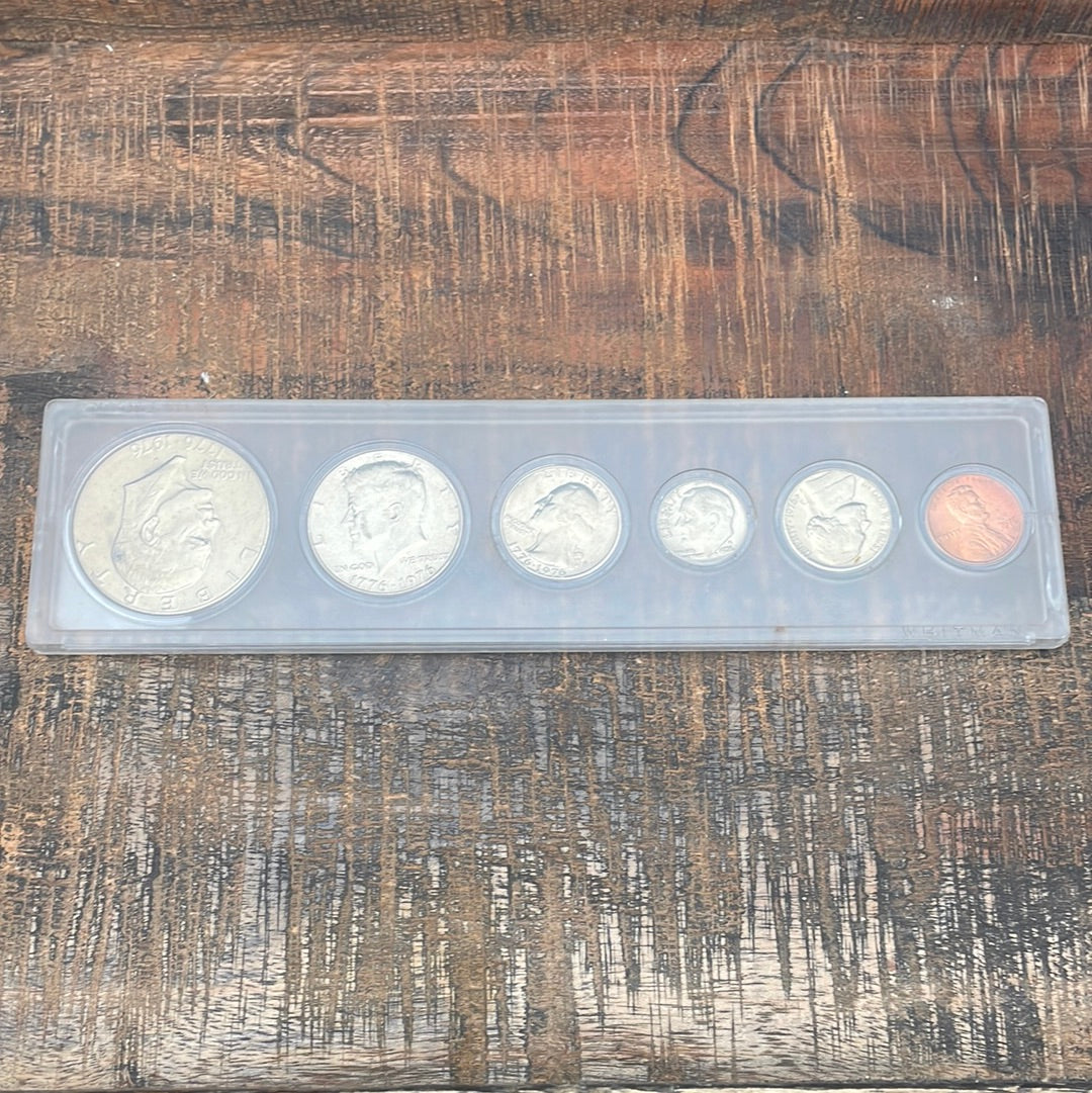 1976 Bicentennial Coin Set in Whitman Case Brilliant Uncirculated Coins