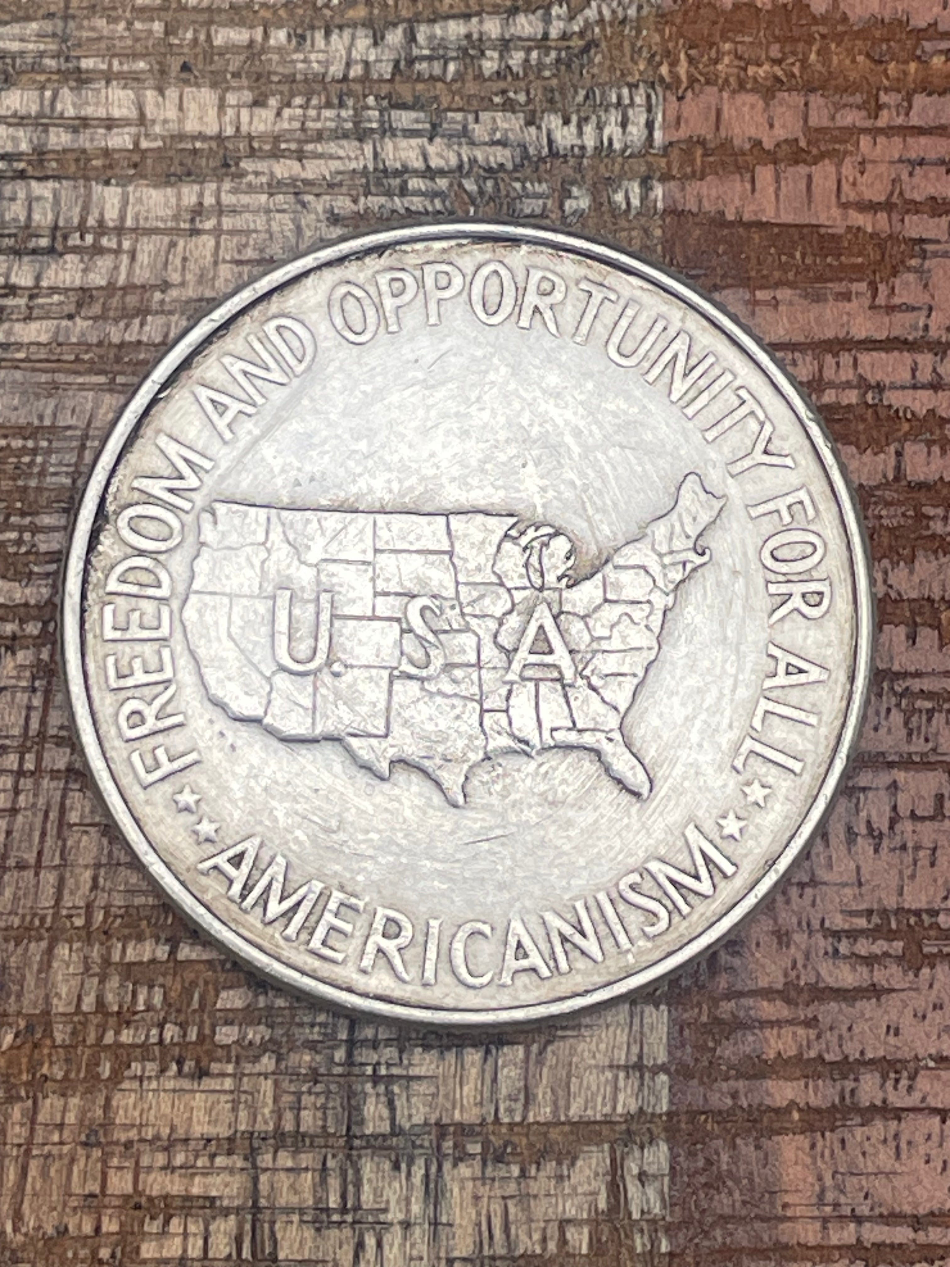 1952 50C Carver & Washington Commemorative Half Dollar ~ 90% Silver