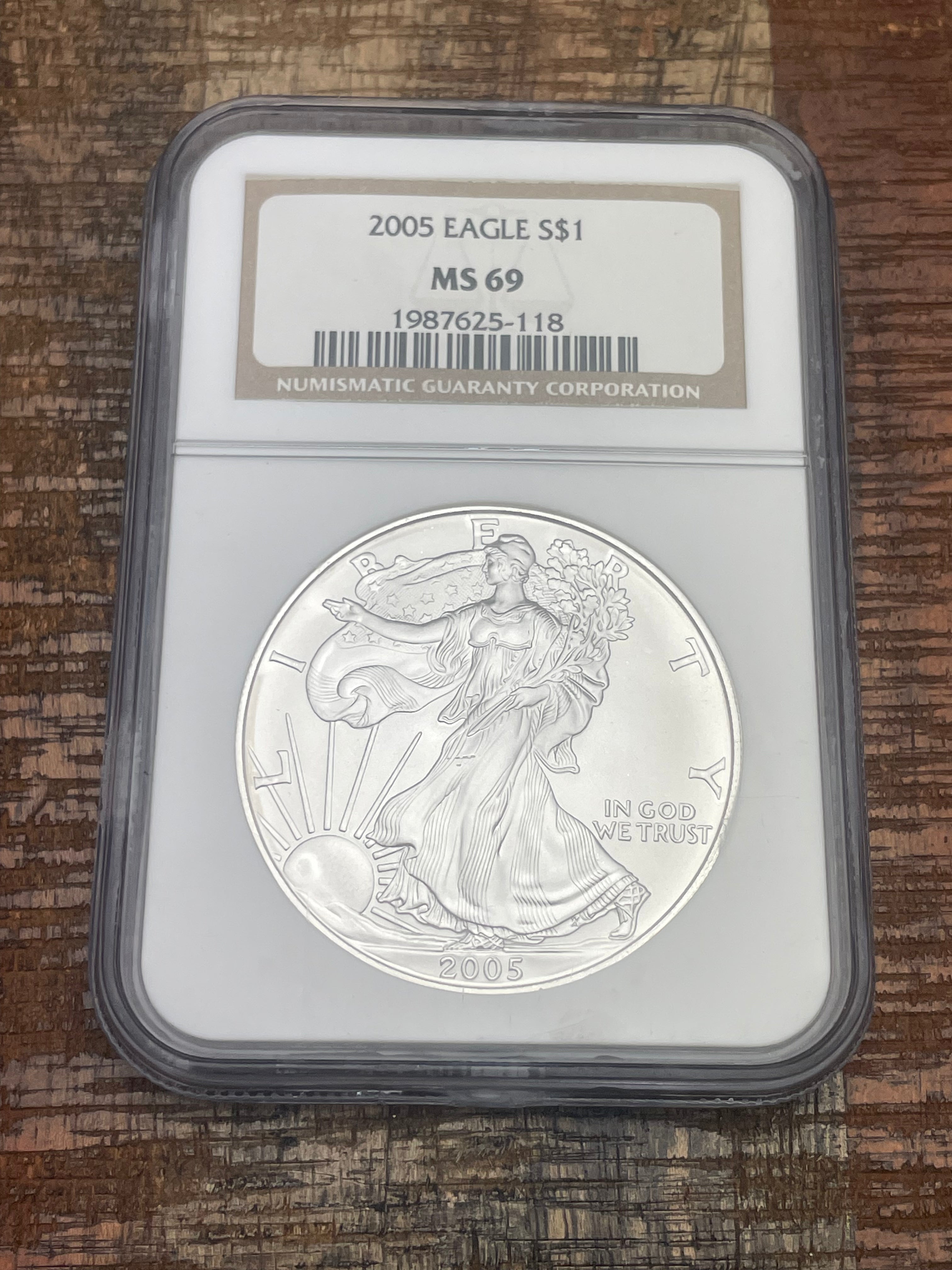 2005 $1 US American Silver Eagle NGC MS69