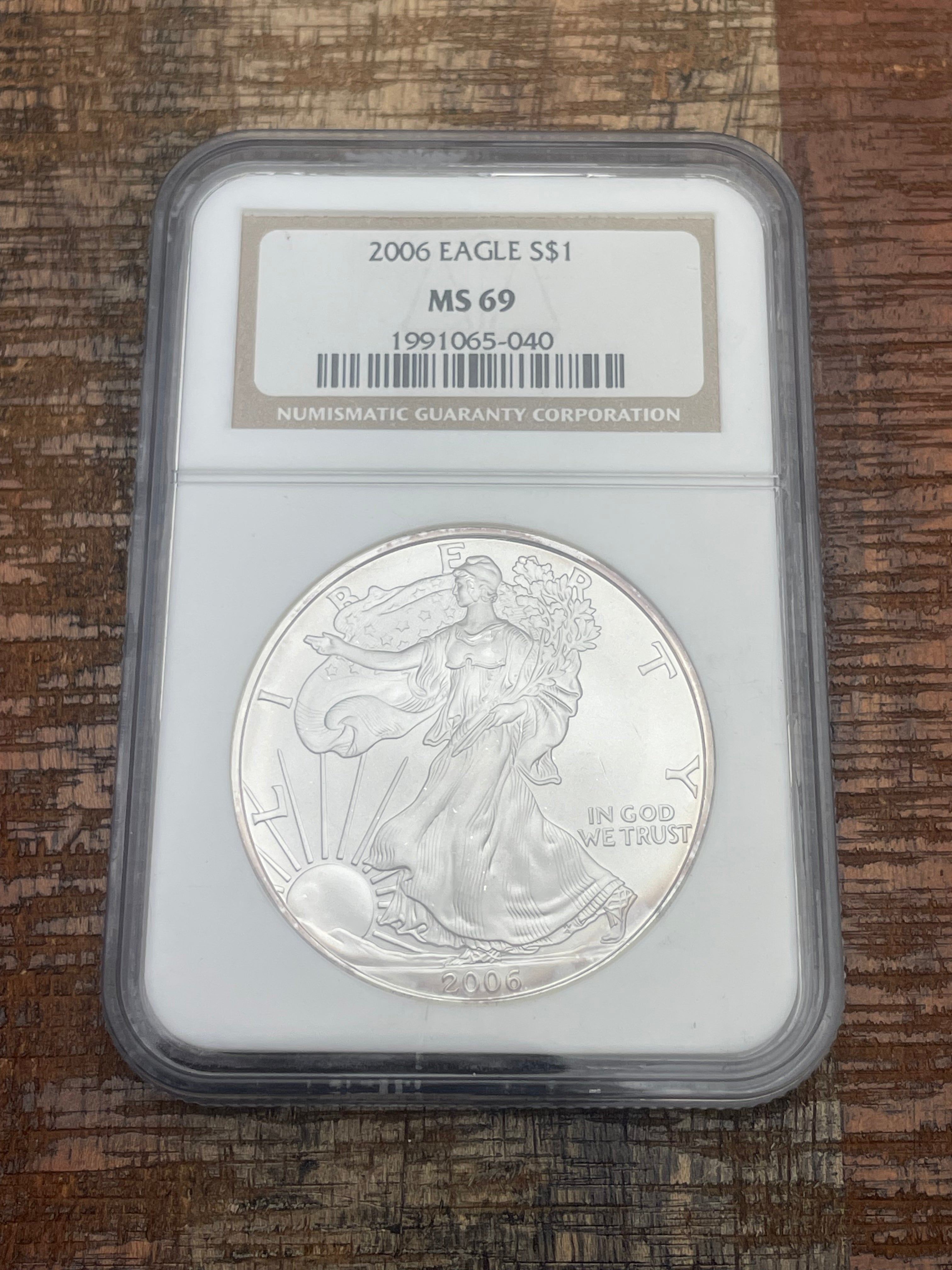 2006 $1 US American Silver Eagle NGC MS69