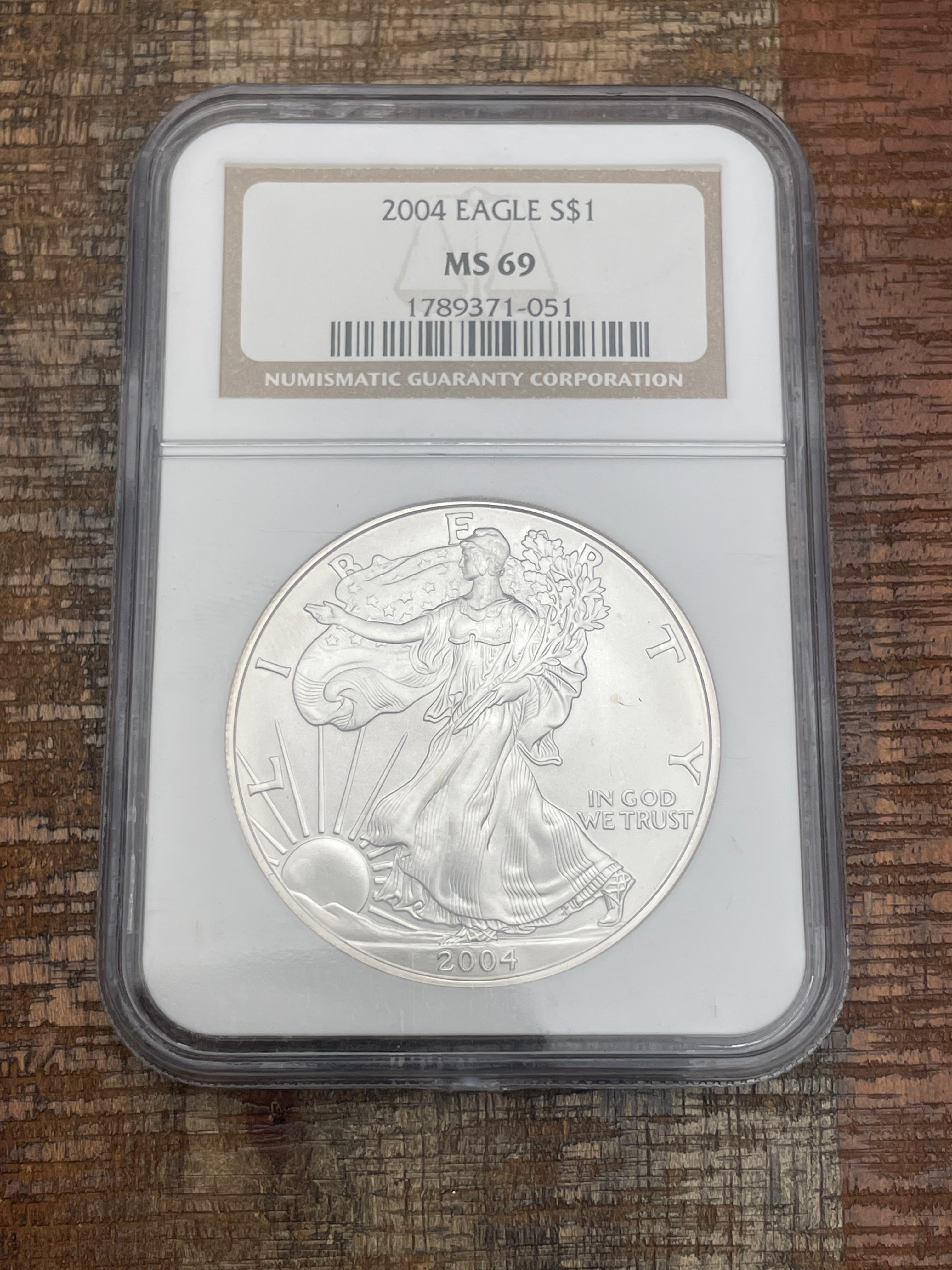 2004 $1 US American Silver Eagle NGC MS69