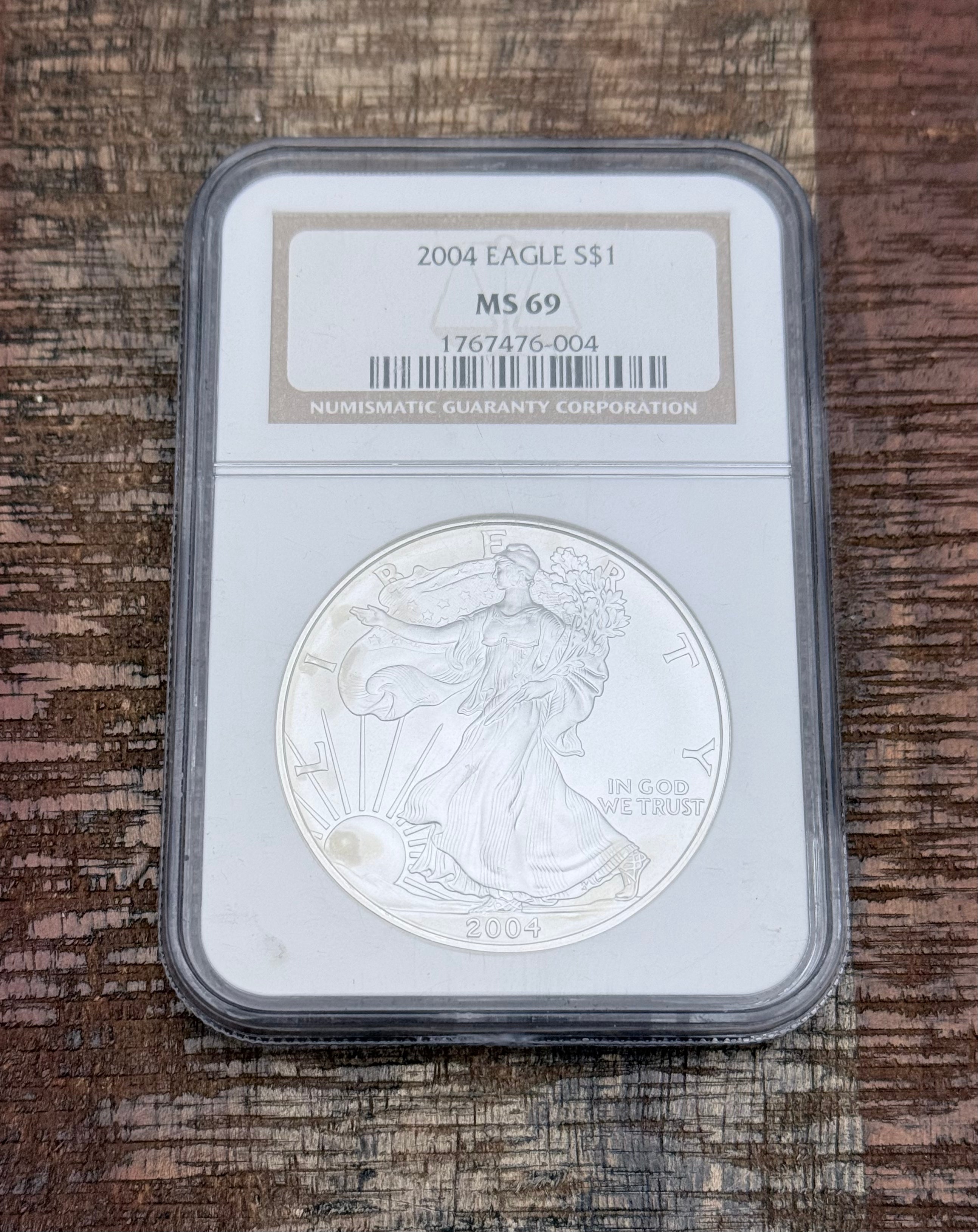 2004 $1 US American Silver Eagle NGC MS69